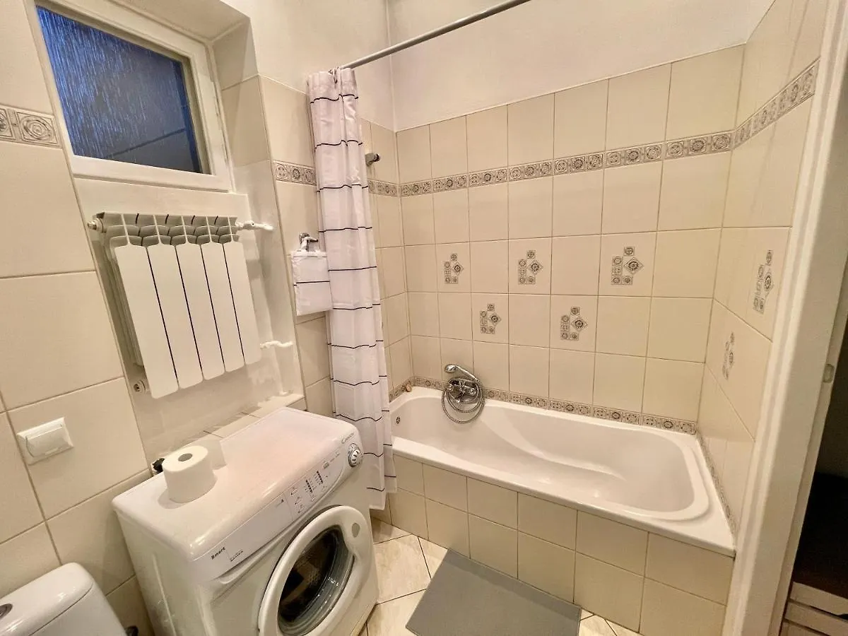 Royal 2 Old Town Fast Wifi Netflix Hbo Appletv+ Lejlighed Warszawa